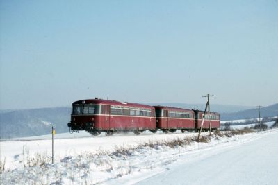 1985-01-11 Dia 38-39 Grävenwiesbach 998 840 + 998 184 + 798 823 als N 8760
© Dr. Markus Höfner - Sammlung Frank Trumpold
